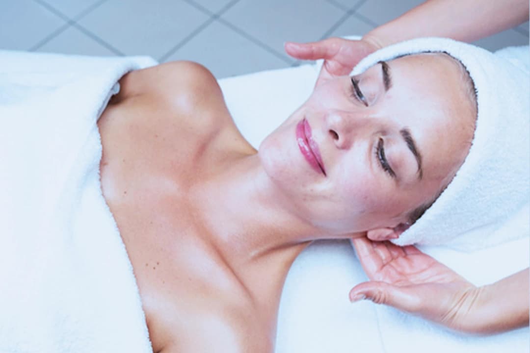 GESICHTS-BEHANDLUNGEN